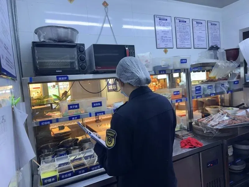 东华市场监管所:护航开学季 守好安全关