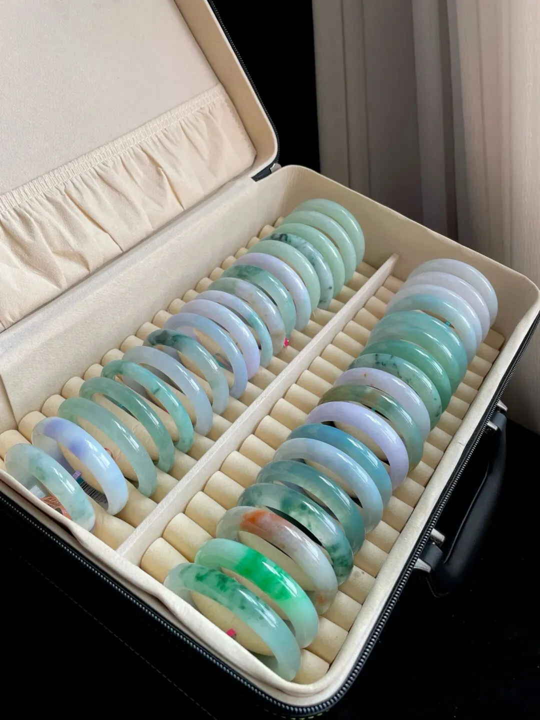 翡翠回收市场深度报告:2026年,你的闲置翡翠值多少钱?