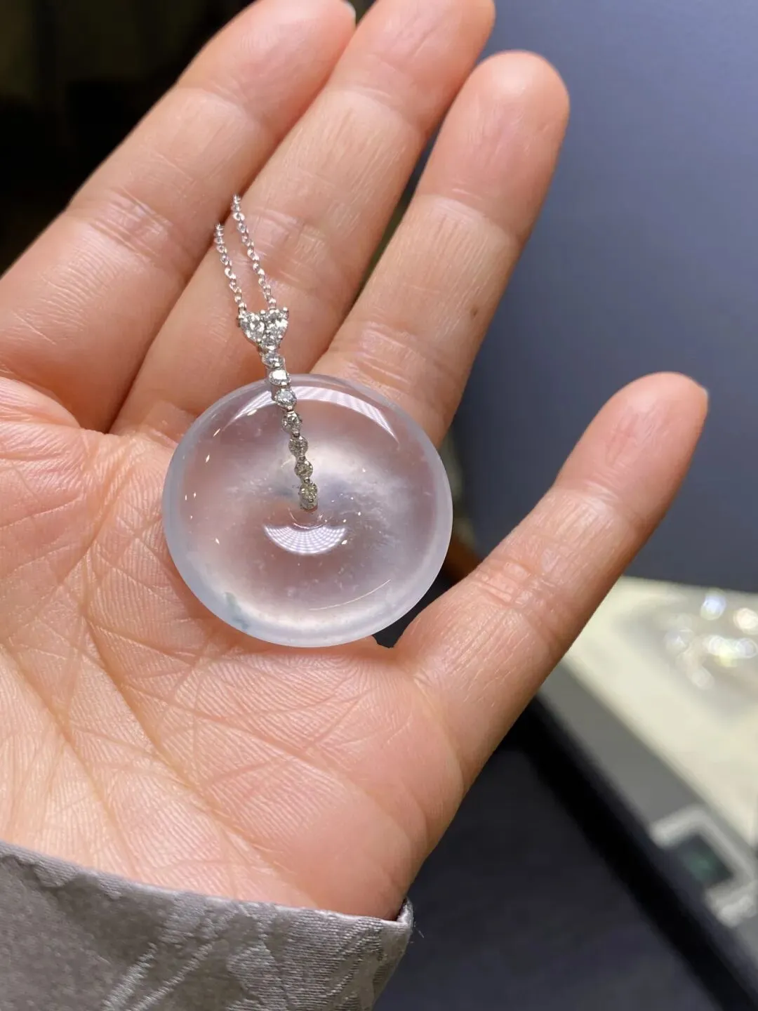 翡翠回收市场深度报告:2026年,你的闲置翡翠值多少钱?