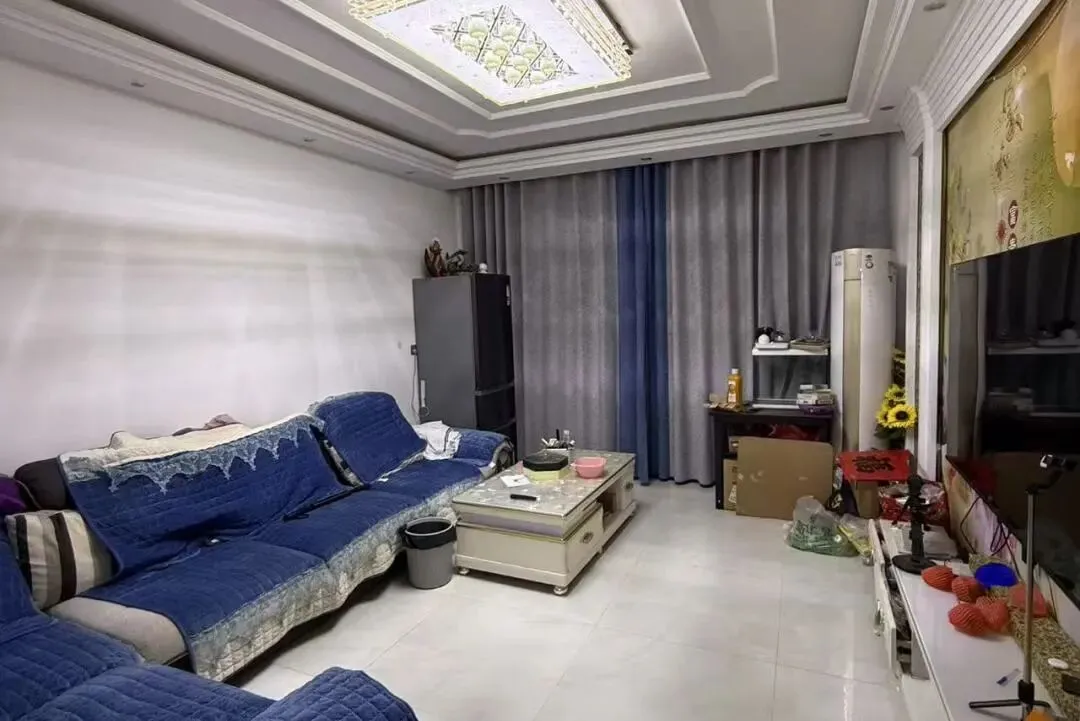 跳蚤市场【招仓储文员、收银员、娱乐主播、花艺小姐姐、车库出租、滴滴招司机、古筝出售】