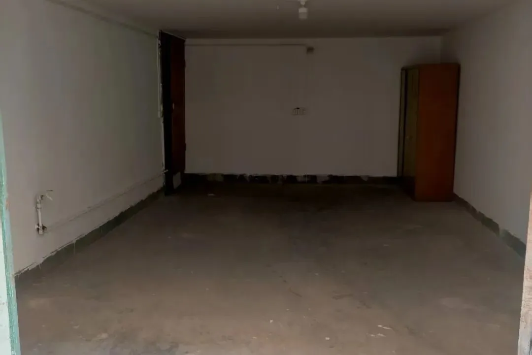 跳蚤市场【招仓储文员、收银员、娱乐主播、花艺小姐姐、车库出租、滴滴招司机、古筝出售】