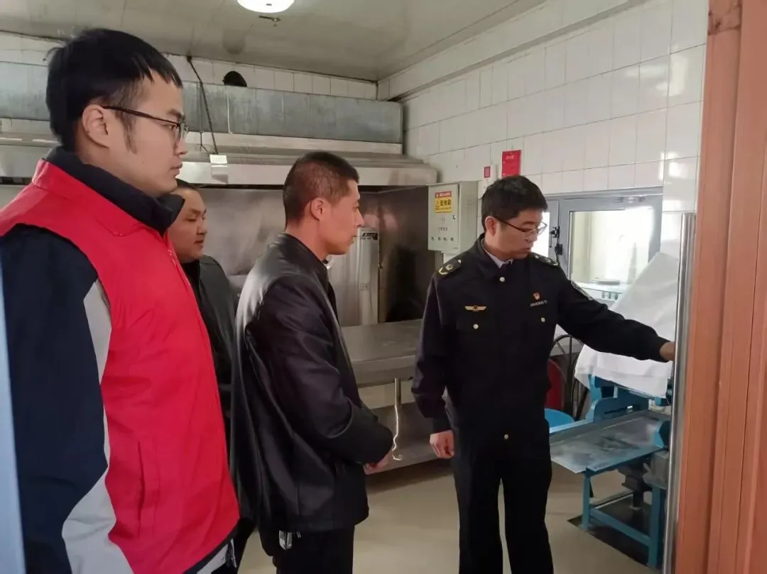 聚焦“一老一少”用餐 靖远县市场监督管理局筑牢舌尖安全防线
