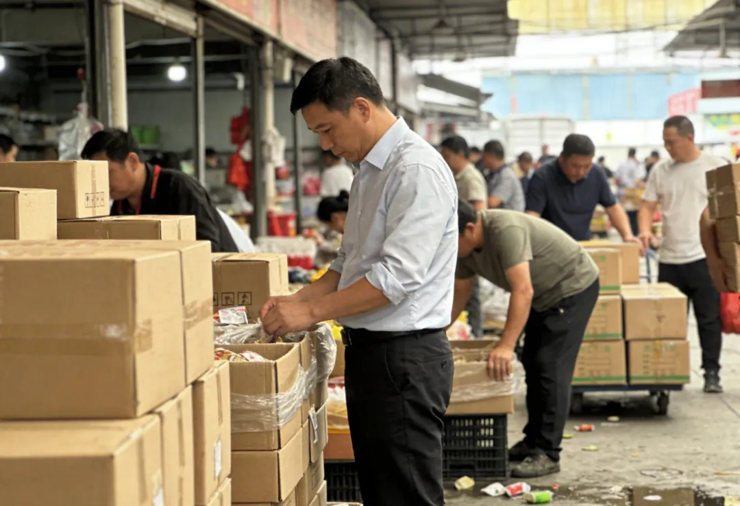 失业3次面试后,我撕碎体面钻进批发市场:中年人的烟火气才是最厚铠甲