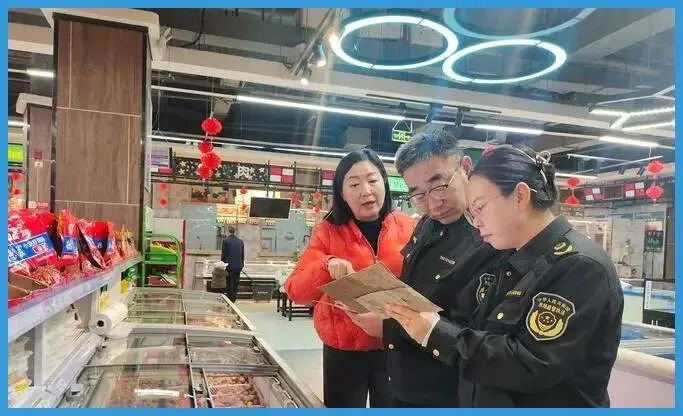 央视曝光:海鲜市场用“三无”麻醉剂甚至工业酒精麻醉活鱼,为方便装卸,防止在运输过程中掉鱼鳞