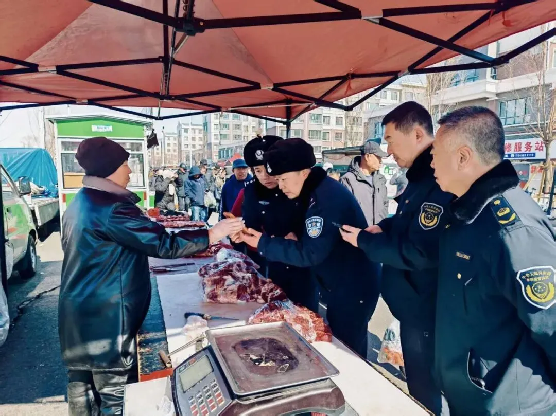 五大连池市公安局联合市市场监督管理局开展肉制品专项检查暨宣传活动