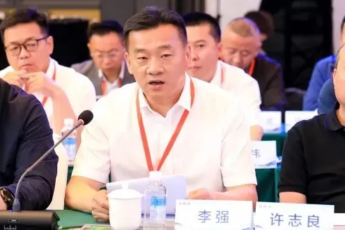 强流通 促消费——2025酒类重点市场流通企业主题交流会在可克达拉市举办