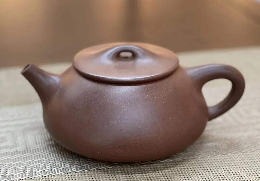 紫砂市场理性观,精品艺术藏品的稀缺性本质——紫砂产业发展与艺术稀缺性,基于行业数据的理性解读