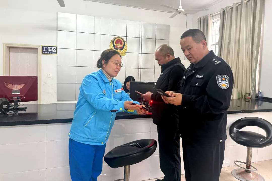 榜样|脚步丈量市场 真诚联结客户——集团公司先进工作者:怀化梁家坡加油站经理米剑萍