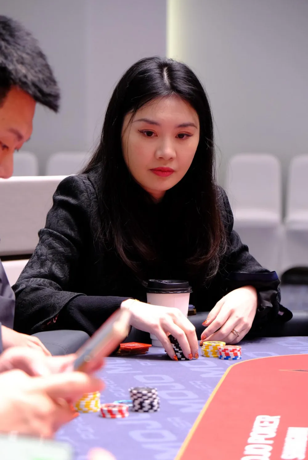 MOJO上海站 | 破局沉寂市场:MOJO智力竞技重新定义上海扑克高端赛事体验,主赛事A组正式打响!