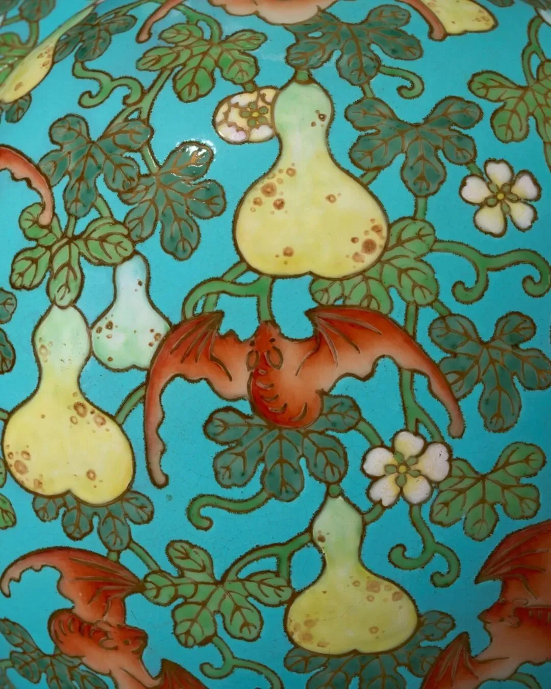 市场孤例的雍正御窑|斗彩缠枝花卉梅瓶RMB 2,100万纽约佳士得领衔