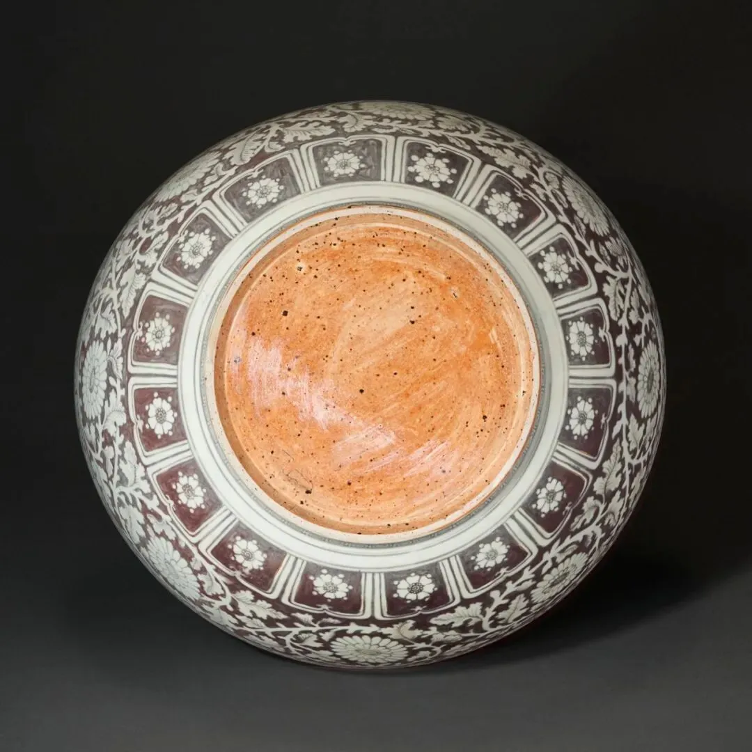 市场孤例的雍正御窑|斗彩缠枝花卉梅瓶RMB 2,100万纽约佳士得领衔