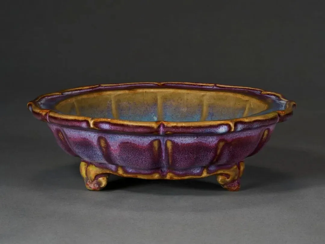 市场孤例的雍正御窑|斗彩缠枝花卉梅瓶RMB 2,100万纽约佳士得领衔