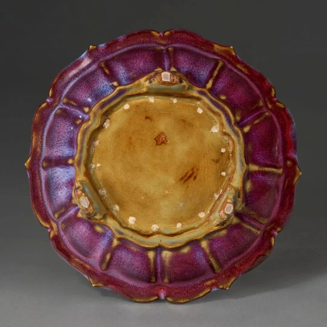 市场孤例的雍正御窑|斗彩缠枝花卉梅瓶RMB 2,100万纽约佳士得领衔