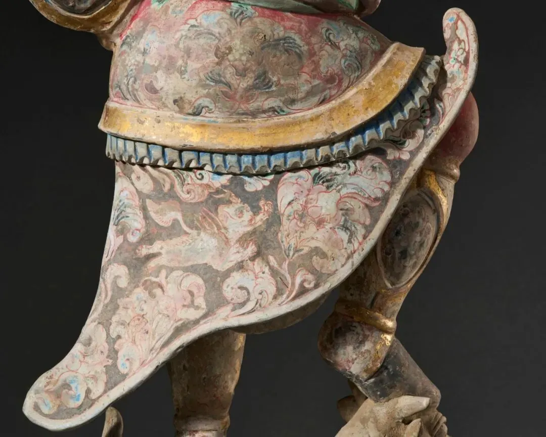 市场孤例的雍正御窑|斗彩缠枝花卉梅瓶RMB 2,100万纽约佳士得领衔