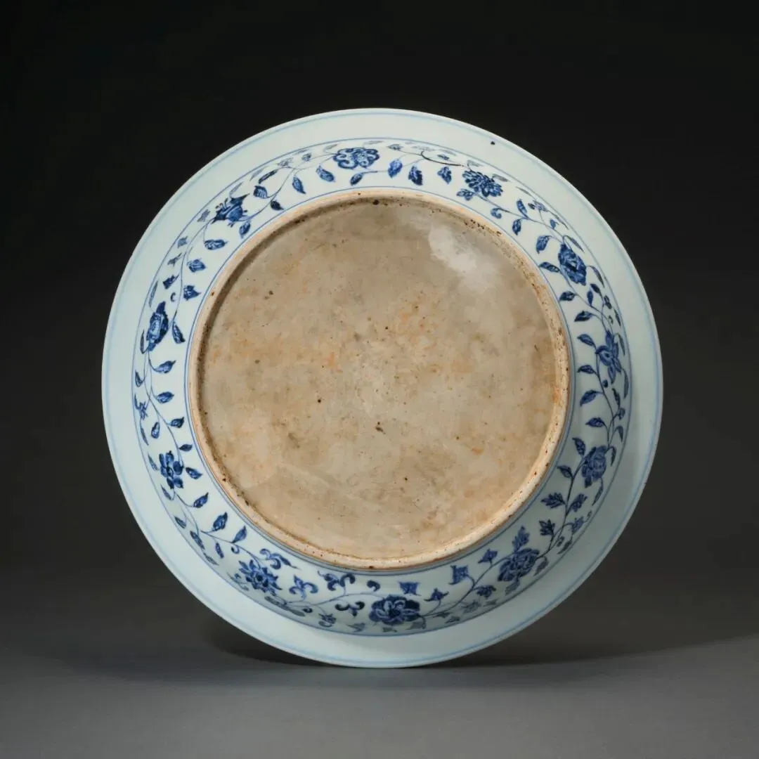 市场孤例的雍正御窑|斗彩缠枝花卉梅瓶RMB 2,100万纽约佳士得领衔