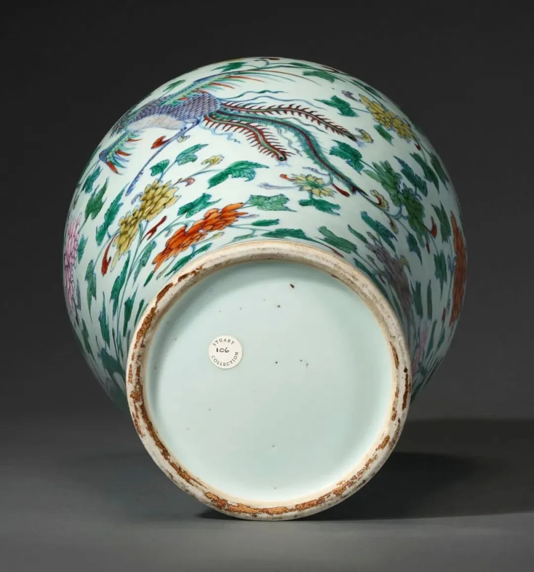 市场孤例的雍正御窑|斗彩缠枝花卉梅瓶RMB 2,100万纽约佳士得领衔