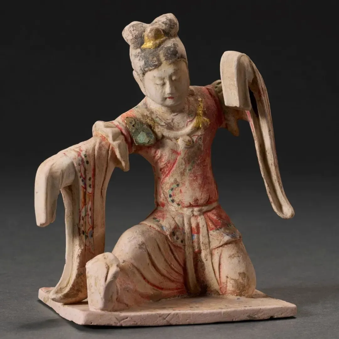 市场孤例的雍正御窑|斗彩缠枝花卉梅瓶RMB 2,100万纽约佳士得领衔