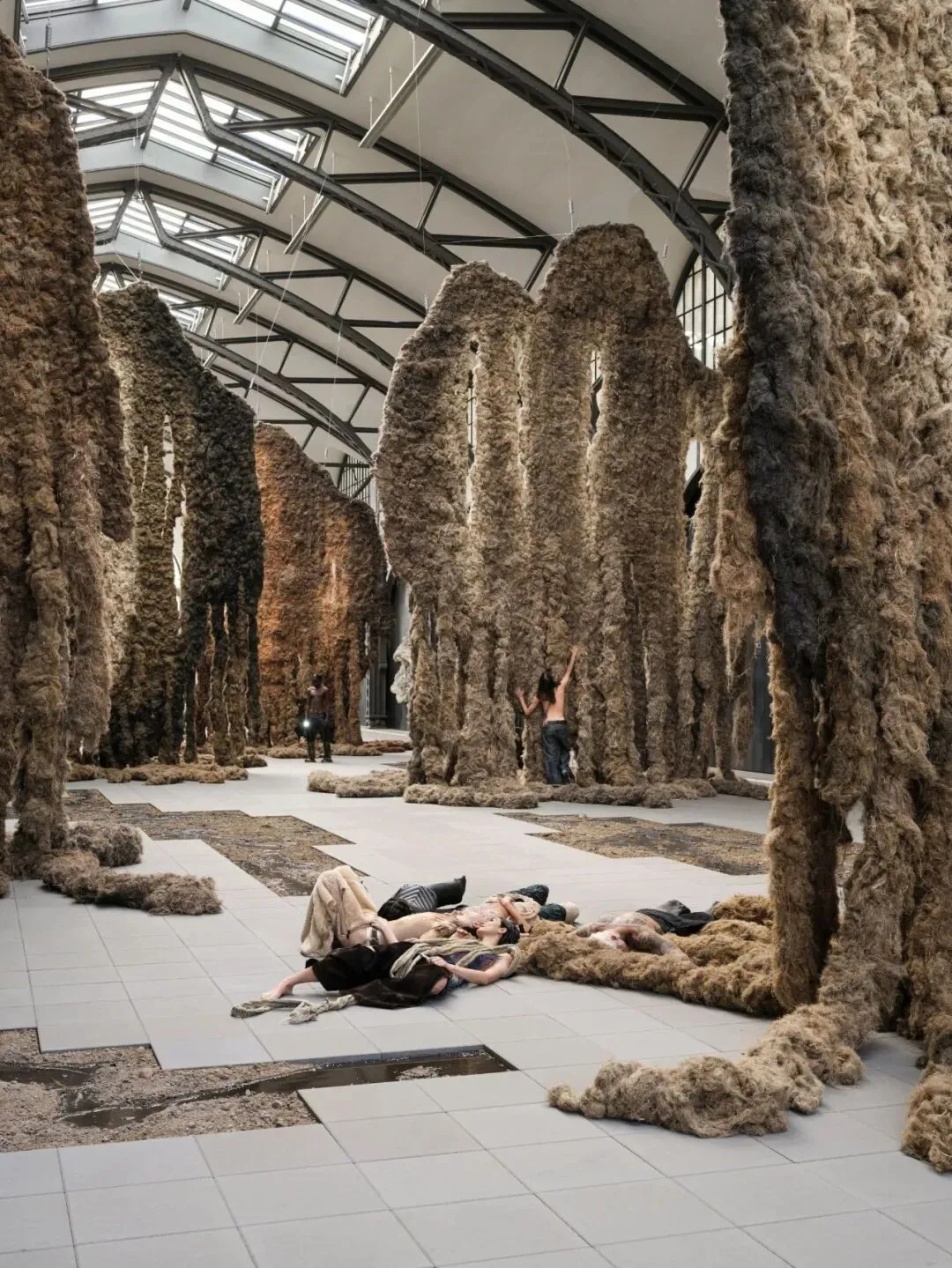 怀旧作为生意:豪斯德洛娃的文化批判与市场妥协