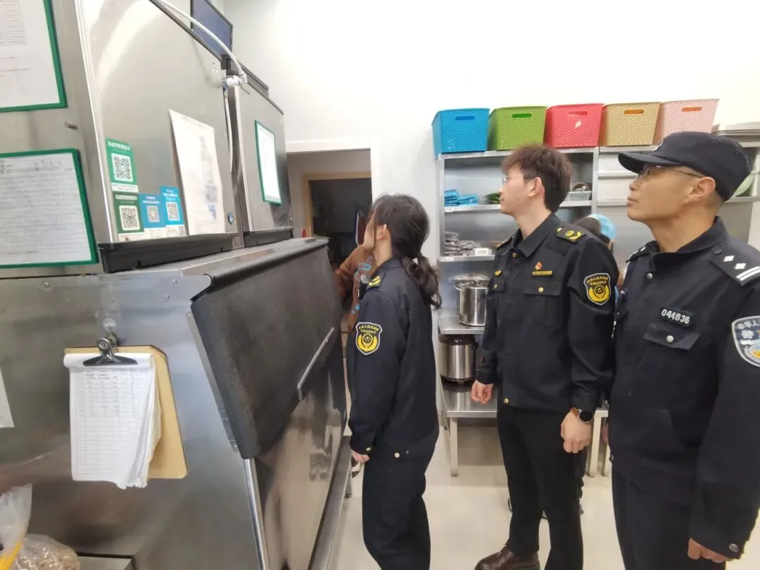 重拳出击!高新区市场监管部门联合公安部门亮剑网络餐饮食品安全