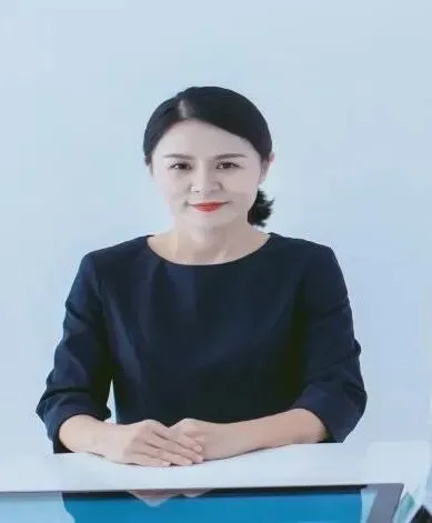 粟彩云——银行服务营销与AI工具创新实战专家