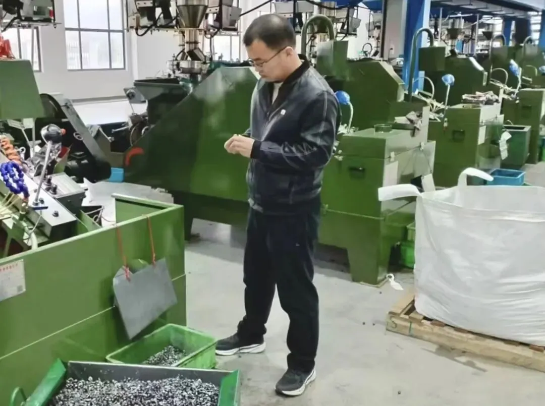 【营销一线】呼玉东:奔跑在市场最前沿 拼搏于高端“赛道”间