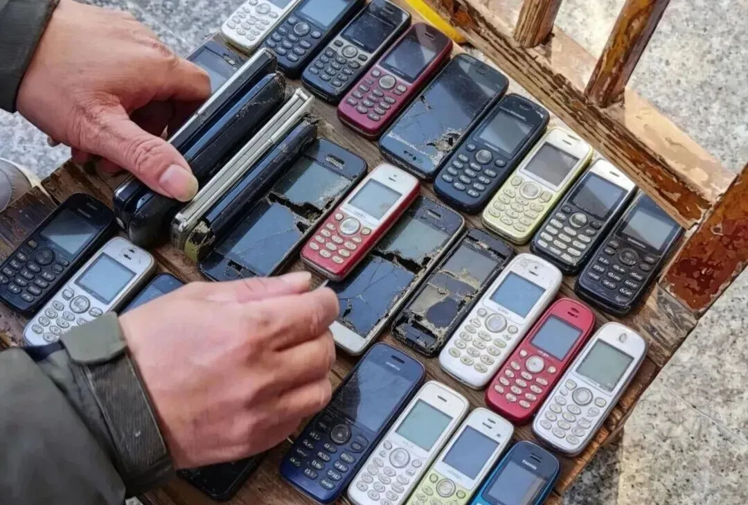 旧手机回收价暴涨,市场彻底疯狂!一天一个价