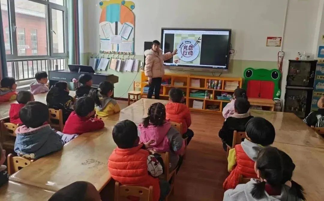 市、区市场监督管理局联合文明办、教育等部门开展校园食品反浪费专项检查督查行动