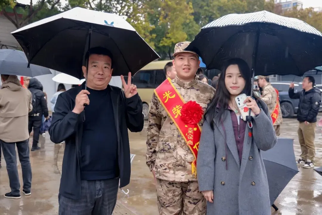 戎装报国 青春无悔 | 计算机技术与工程学院2026年春季应征入伍光荣榜