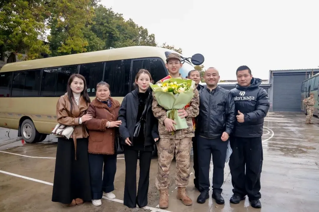 戎装报国 青春无悔 | 计算机技术与工程学院2026年春季应征入伍光荣榜