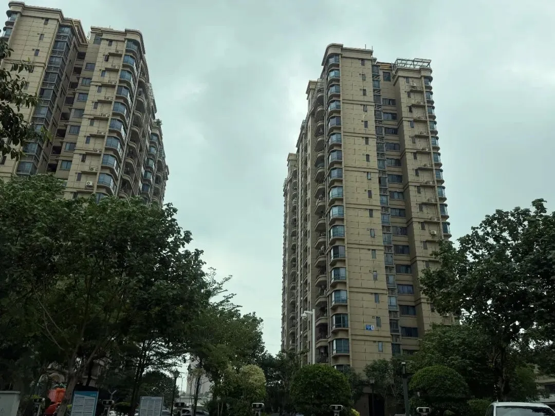 房地产市场已有回暖迹象,专家建议年轻人可以考虑买房了