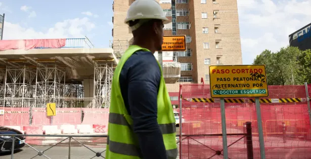 【新闻速读】就业市场趋紧:招聘网站上每个职位发布的申请人数已达到疫情爆发以来的最高水 l 今日油价