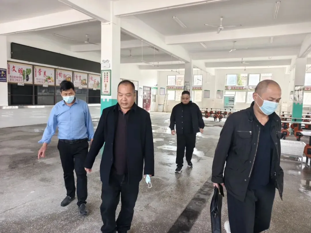 孙店镇市场监管所深入孙店五中检查校园食品安全