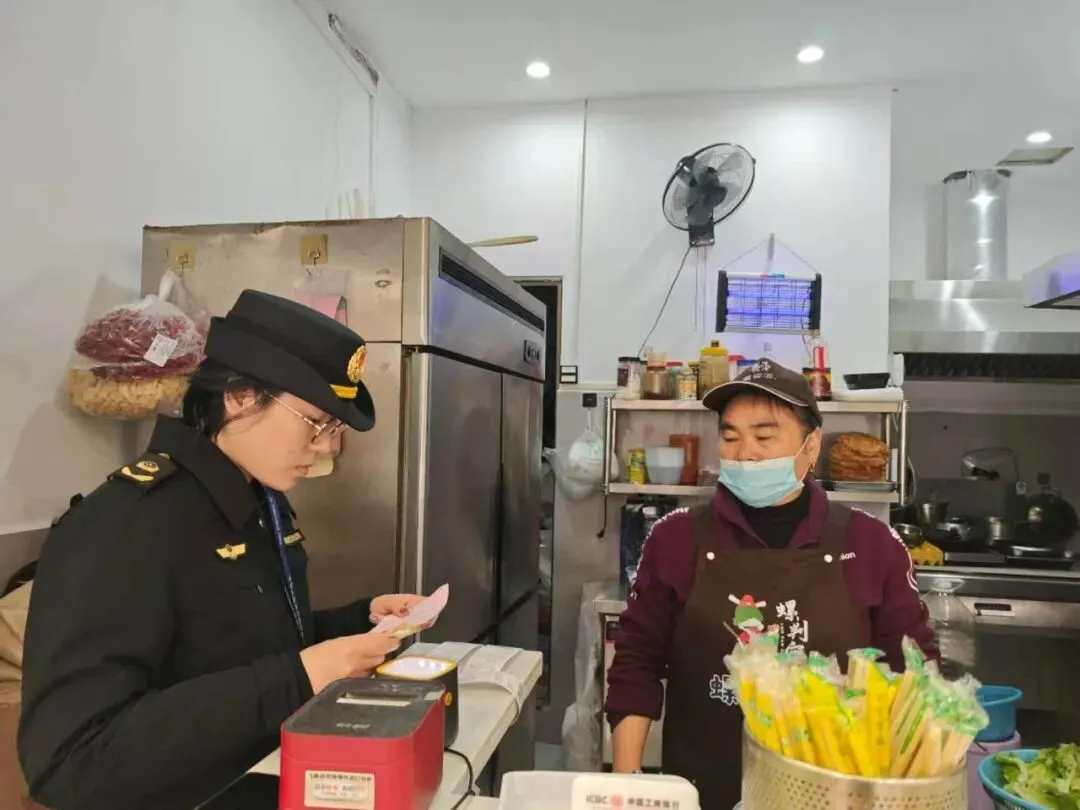 都匀市市场监督管理局强化双线联动监管 全力护航网络餐饮安全