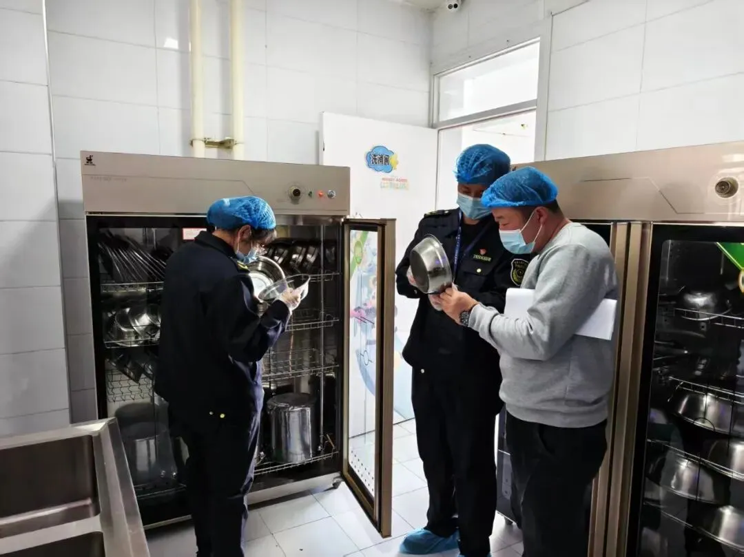 全力守护幼儿“舌尖安全” | 玛纳斯县市场监督管理局开展春季校园食品安全专项检查