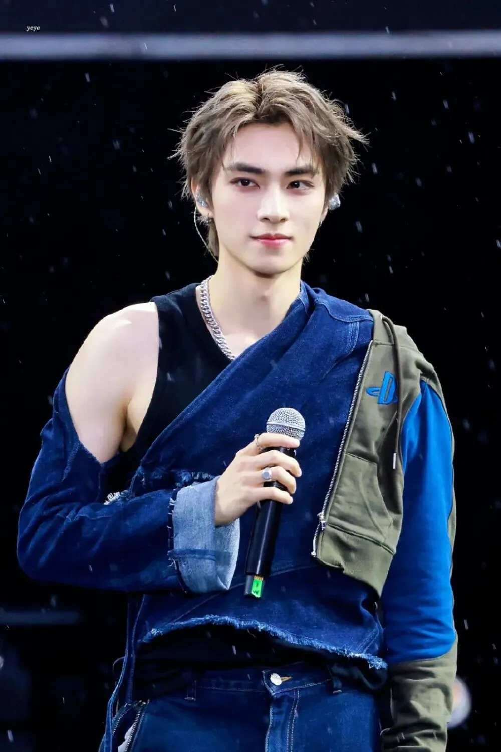 明星手滑拼错单词:一场＂翻车营销＂如何让品牌白嫖500万流量