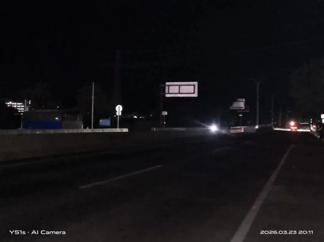 信宜网友反映:池洞市场至铜鼓岭路段路灯坏了很久没亮,夜晚出行存在严重交通安全隐患…