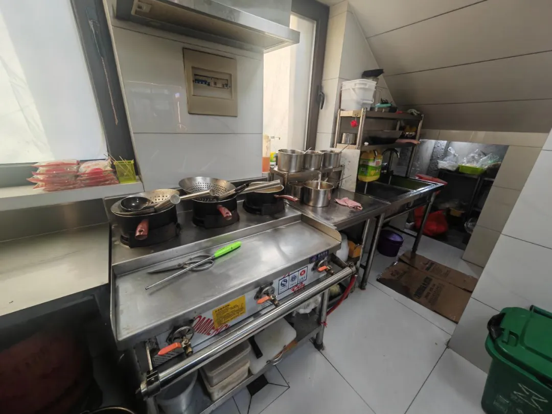 东港市市场监管局发布餐饮食品安全“红黑榜”(第二十期)