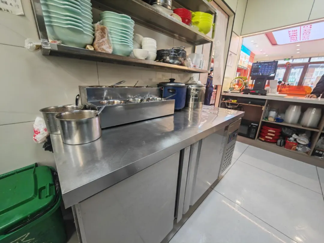 东港市市场监管局发布餐饮食品安全“红黑榜”(第二十期)