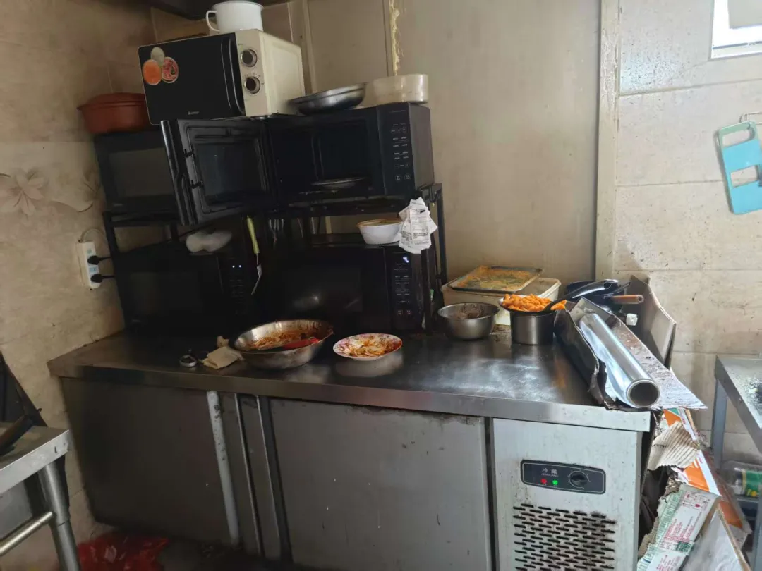 东港市市场监管局发布餐饮食品安全“红黑榜”(第二十期)