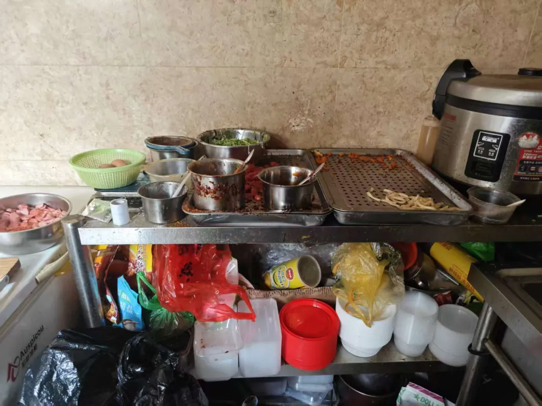 东港市市场监管局发布餐饮食品安全“红黑榜”(第二十期)