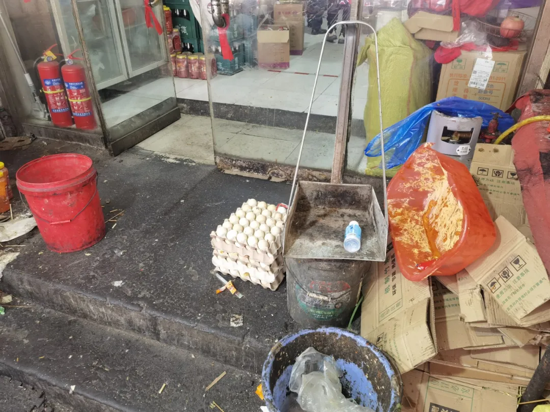 东港市市场监管局发布餐饮食品安全“红黑榜”(第二十期)