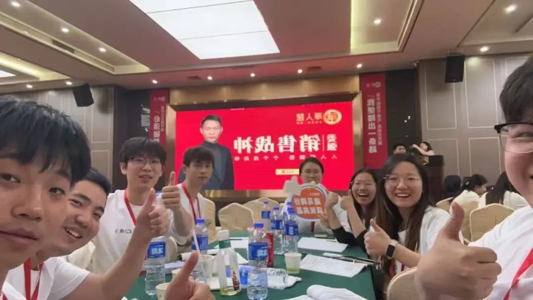 从“销售战神”到用心服务:逸马连锁课程顾问的成长与承诺