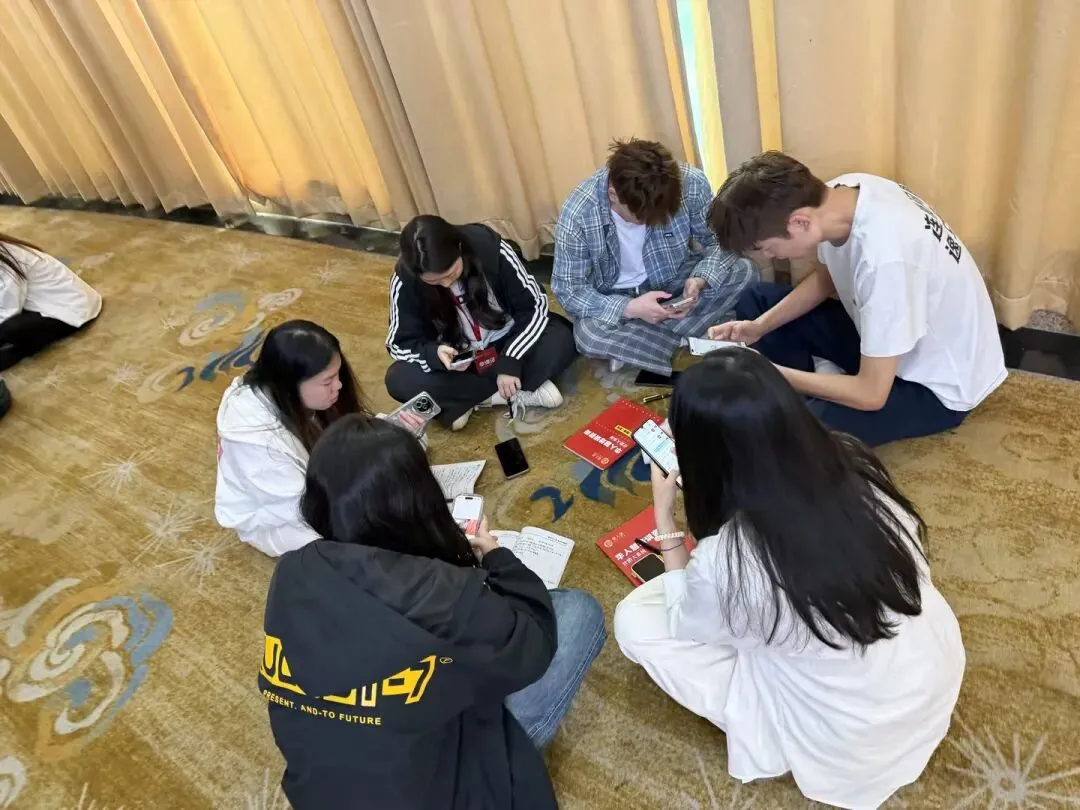 从“销售战神”到用心服务:逸马连锁课程顾问的成长与承诺