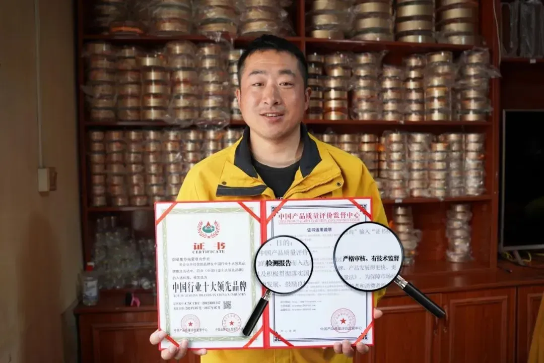 “虫草市场”暴雷!这位叫格桑的藏族小伙儿,在全国火了