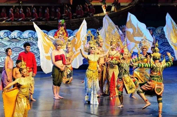 单女可拼房!市场独家!游客好评!4月25日增城有全陪!网红泰国6天品质纯玩,轻松度假入住国际五星酒店-曼谷-美功铁道-丹嫩沙朵-真理寺