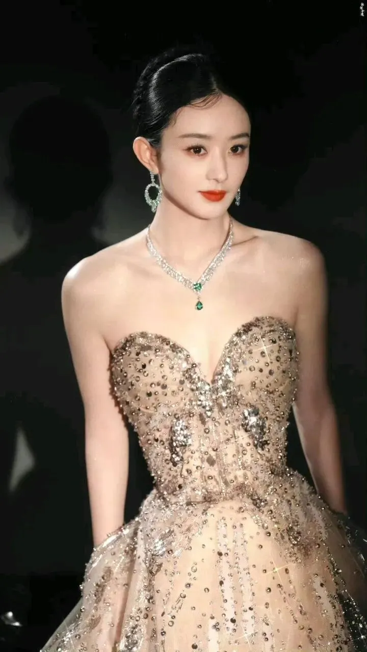 不营销不炒作,赵丽颖才是内娱真正的狠人