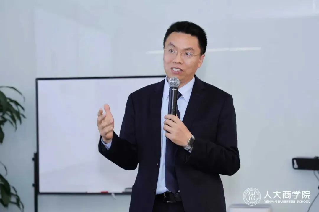AI时代专业销售技巧大客户销售培训师培训讲师唐兴通分享为什么顶级销售不怕AI,普通销售才怕?B2B销售大客户销售铁军AI赋能销售