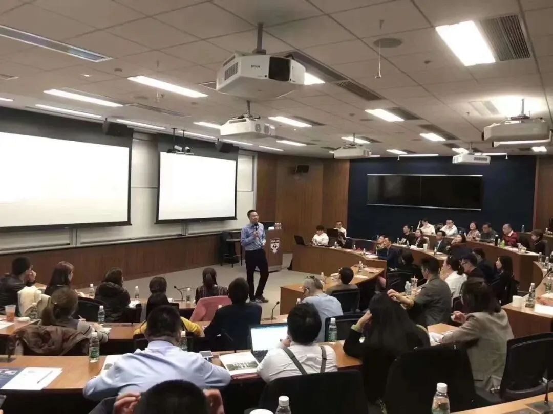 AI时代专业销售技巧大客户销售培训师培训讲师唐兴通分享为什么顶级销售不怕AI,普通销售才怕?B2B销售大客户销售铁军AI赋能销售