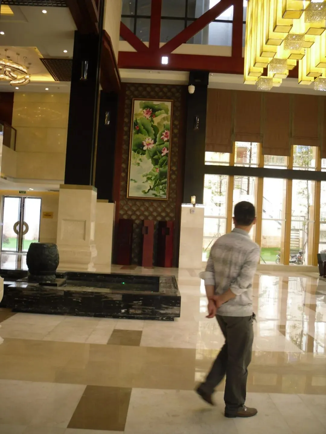 熊哥早期如何用一支画笔,撬动艺术市场?