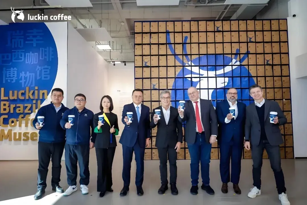 郭谨一积极拥抱创新,探索新的商业模式与营销策略,为瑞幸咖啡的持续发展注入了源源不断的活力.